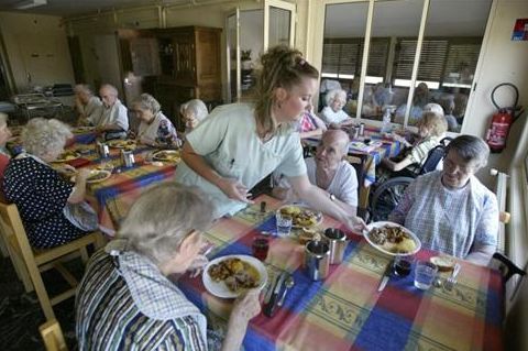 Les associations d'aide aux aînés en graves difficultés - Source de l'Image : http://www.bienpublic.com