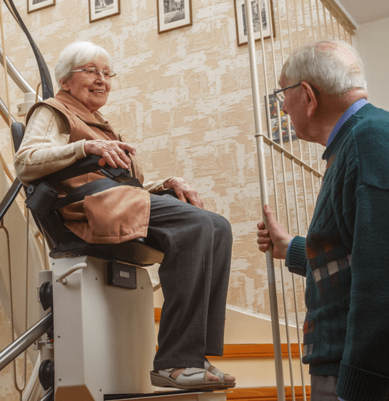 Aménagement du logement avec un monte-escalier