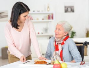 5 astuces pour stimuler l’appétit des seniors et éviter la dénutrition