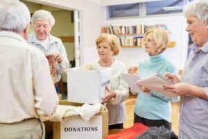 Les seniors et le bénévolat : Voici comment construire une retraite enrichissante grâce au don de soi