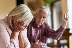Le chantage affectif des personnes âgées sur leurs aidants : Comment faut-il se comporter pour préserver votre relation ?