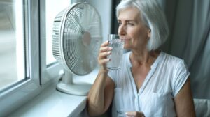 Canicule et seniors : voici comment comprendre la baisse de sodium et y remédier efficacement