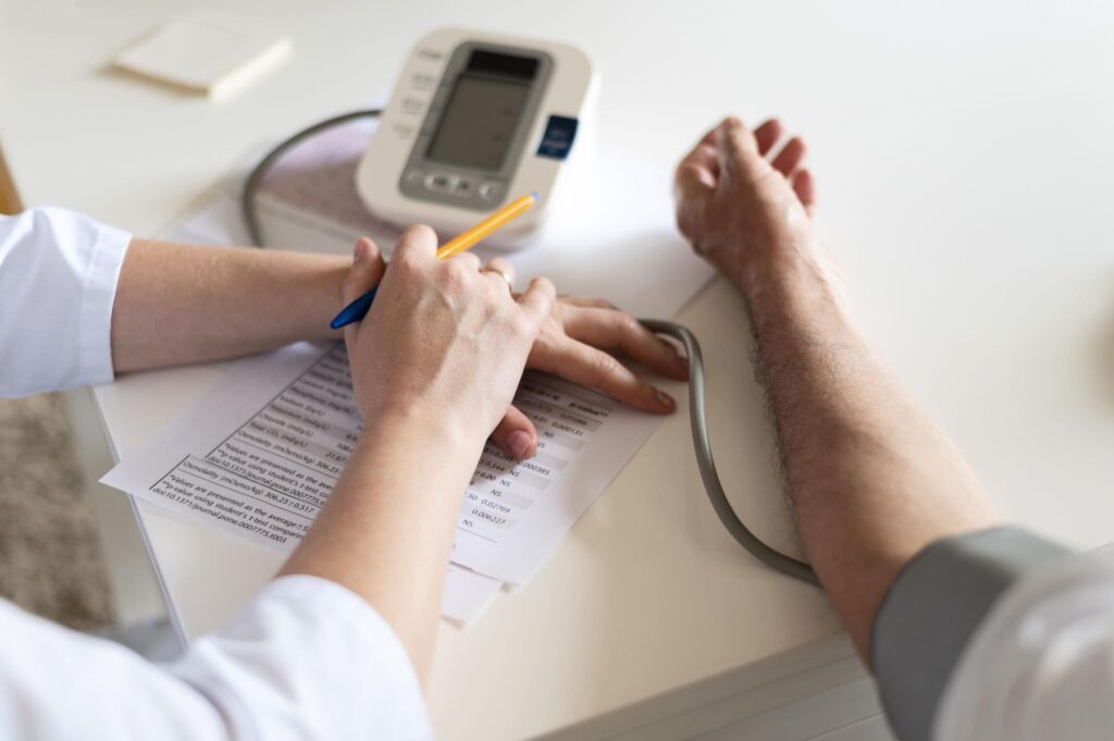 surveillance de la tension pour prévenir les AVC