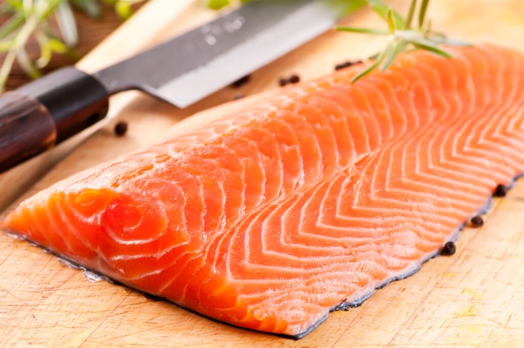 saumon cru dangereux pour les seniors