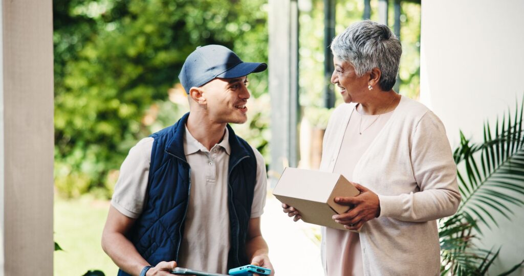 senior achetant un bracelet anti-chute en ligne