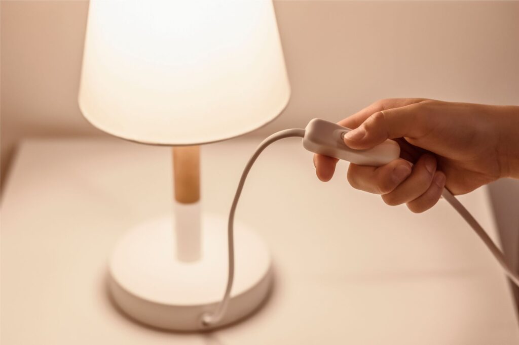 éclairage près du lit pour limiter les chutes