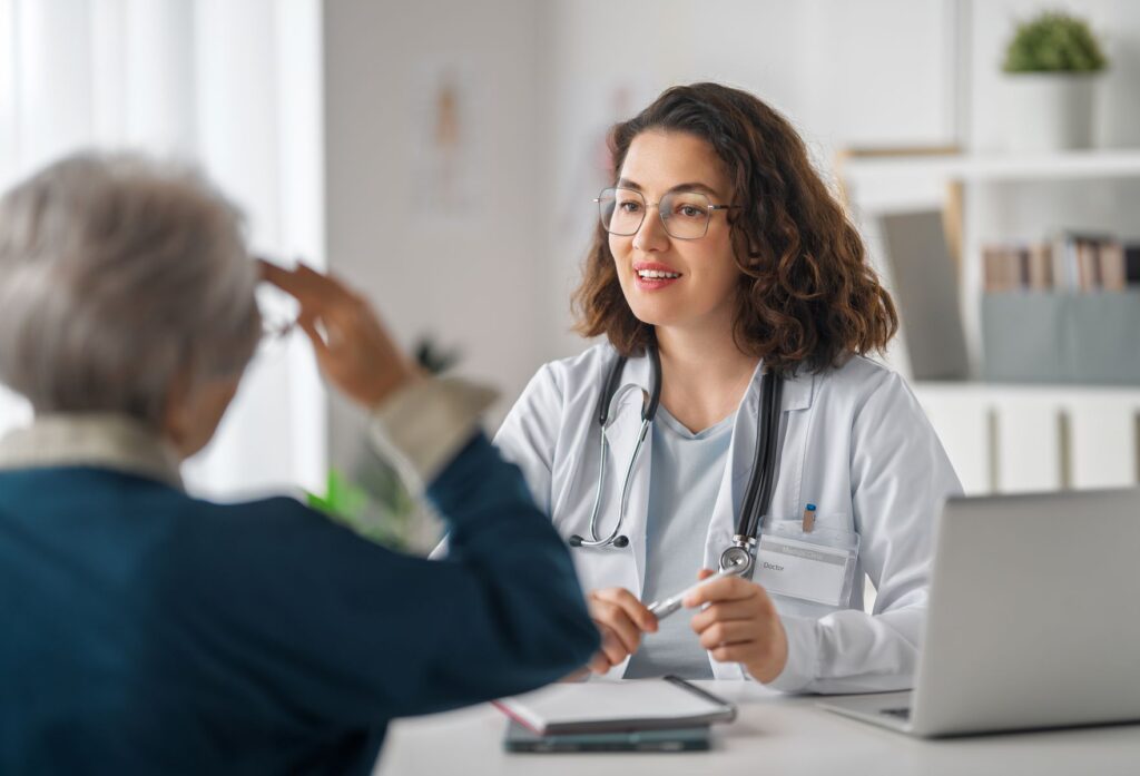 suivi médical d'un senior avec une créatinine élevée