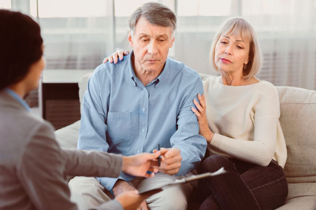 seniors cherchant à récupérer leurs droits de pension