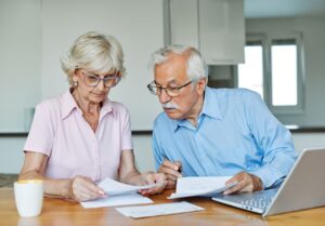 Aide à domicile 2026 : taux, plafonds, crédit d’impôt… ce que les familles doivent savoir