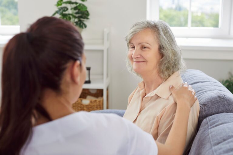 Aide à domicile que faire en cas de soupçon de vol chez une personne âgée