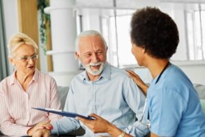 Contrat d’accueil familial : 4 clauses à vérifier avant l’entrée (modèle conforme CASF inclus)