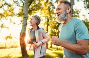 Rester en forme après 70 ans : voici les 9 pires habitudes à bannir dès aujourd’hui