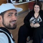 aidant sur les réseaux sociaux