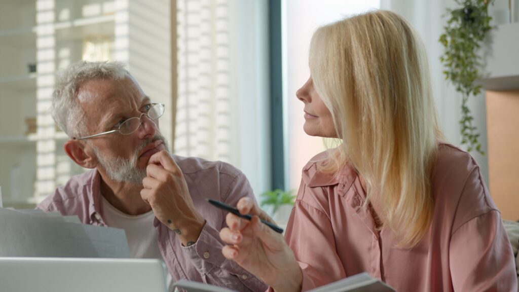 aidant faisant une demande d'APA pour un proche dépendant