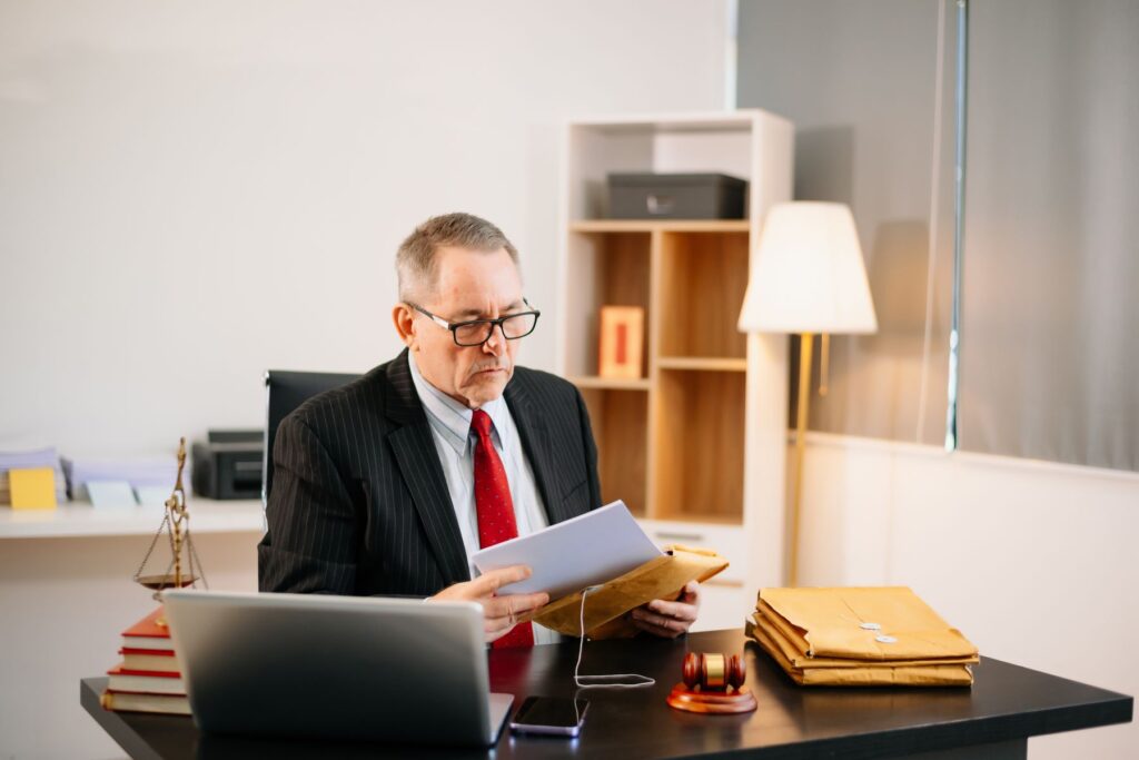 dépot de plainte pour abus envers un senior sous curatelle