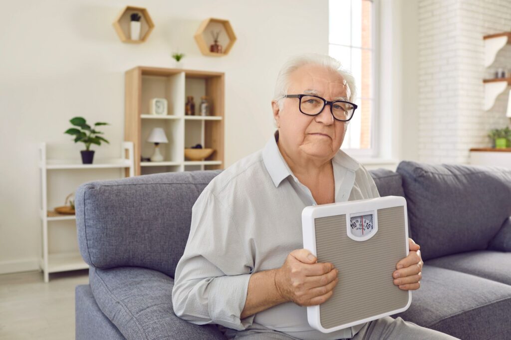 Senior qui à perdu du poids en refusant de manger à cause de sa démence