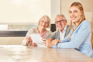 EHPAD : Comment financer les frais de séjour avec votre caisse de retraite sans vider vos économies ?