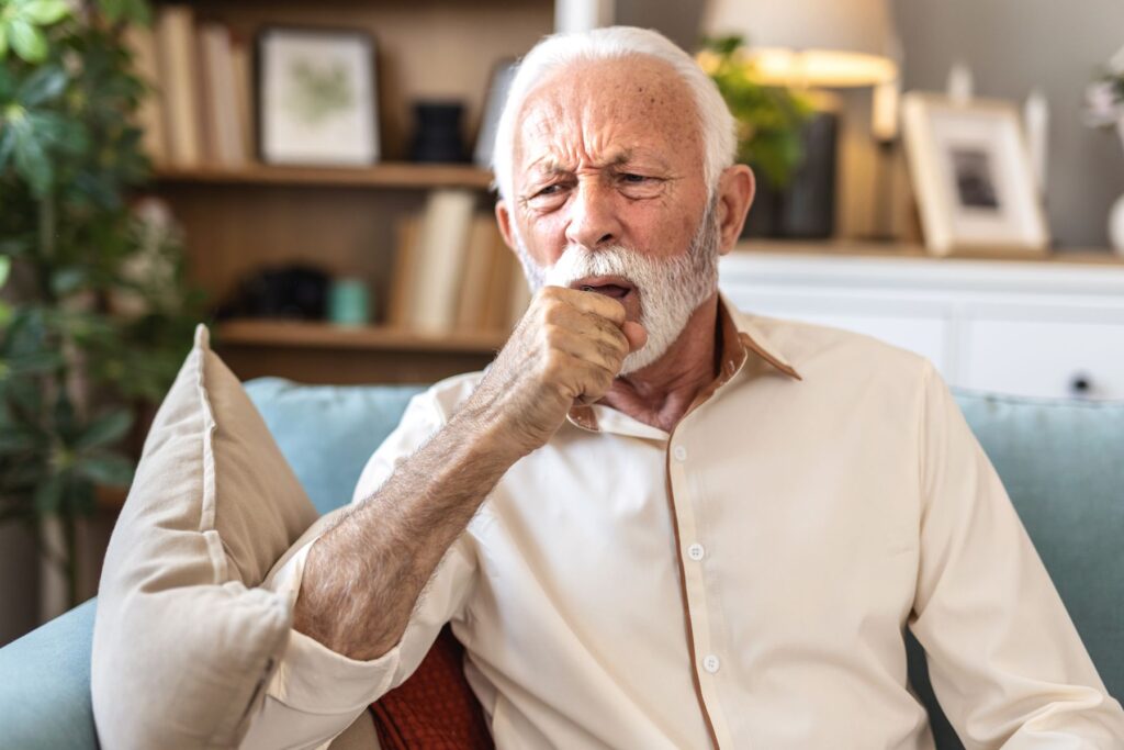 senior en stade terminal Alzheimer avec une respiration bruyante