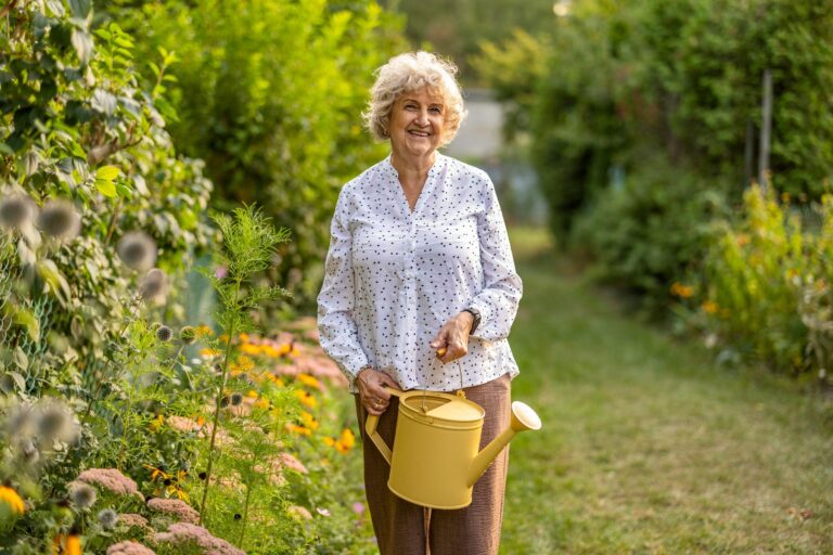 Pourquoi les seniors délaissent l’appartement pour la maison de plain-pied avec jardin