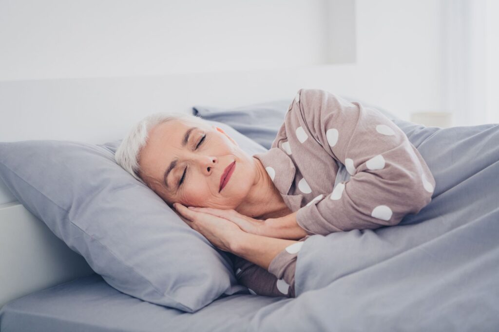 analyse du sommeil d'un senior pour détecter les démences