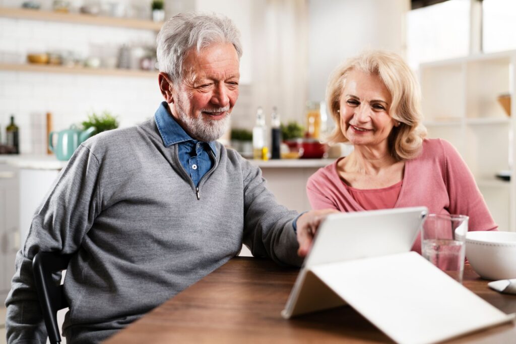 seniors calculant le montant de l'aah dont ils peuvent bénéficier