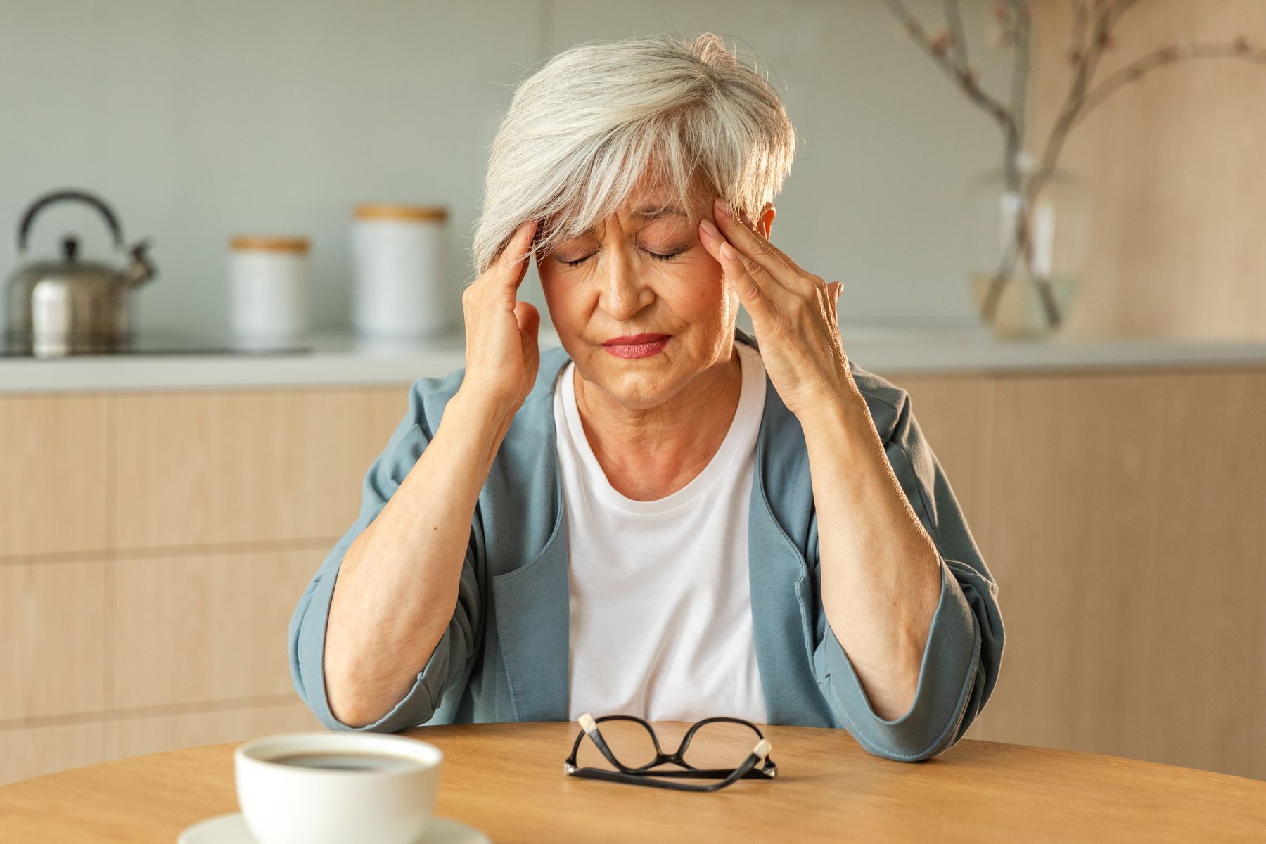 Fatigue, vertiges, palpitations : à partir de quand faut-il s’inquiéter chez un senior ?