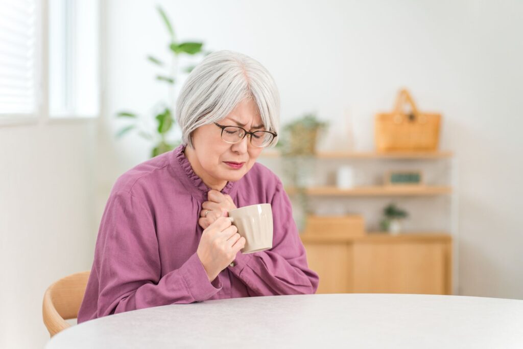 Senior ayant Alzheimer atteinte de dysphagie