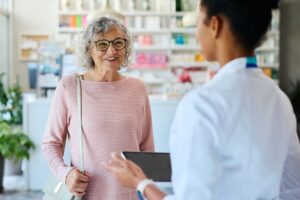 EHPAD : le dossier médical numérique arrive… voici ce que ça change vraiment pour votre proche