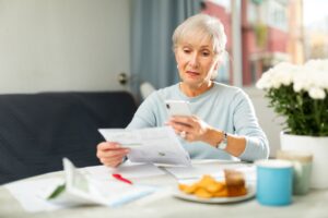 Majoration tierce personne : est-elle imposable et peut-elle financer une aide ou un EHPAD ?