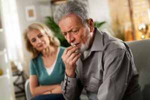 Un senior sur deux oublie ses médicaments : 5 solutions concrètes pour ne plus passer à côté de son traitement