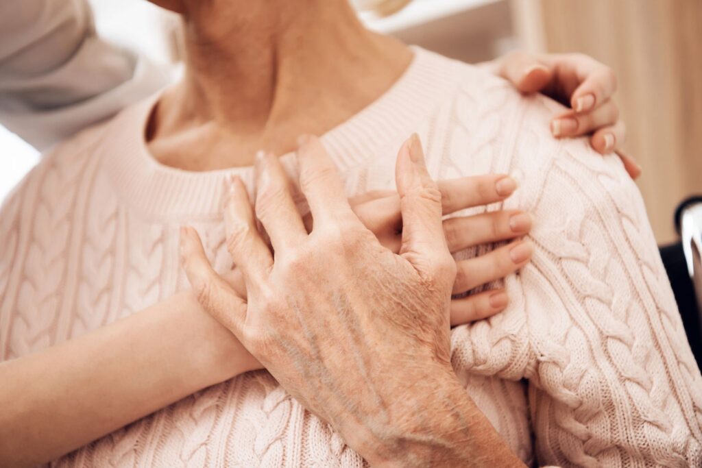 soins réalisés en ehpad pour un senior atteint de cancer