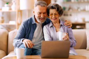 Gel des pensions Agirc-Arrco depuis novembre 2024 : combien les retraités ont perdu et quel impact sur le budget EHPAD