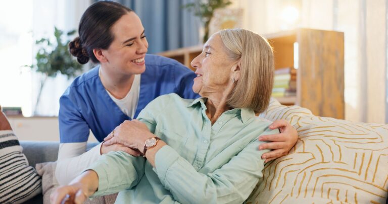 Parkinson les 3 moments-clés où les aidants craquent (et les solutions qui existent en 2026)