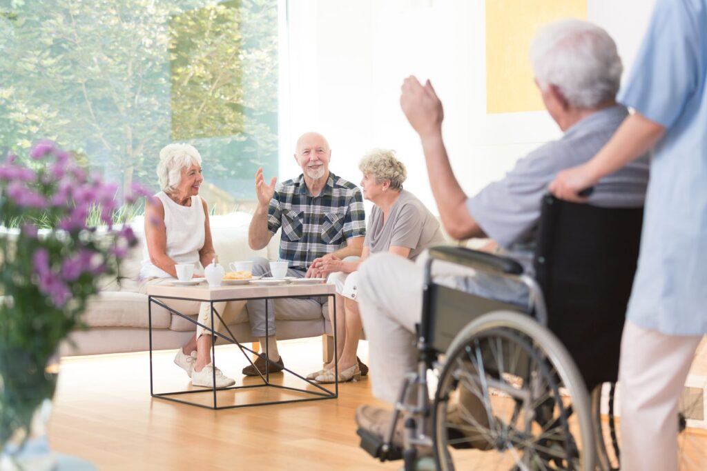 seniors dans une résidence proche du centre urbain de la commune