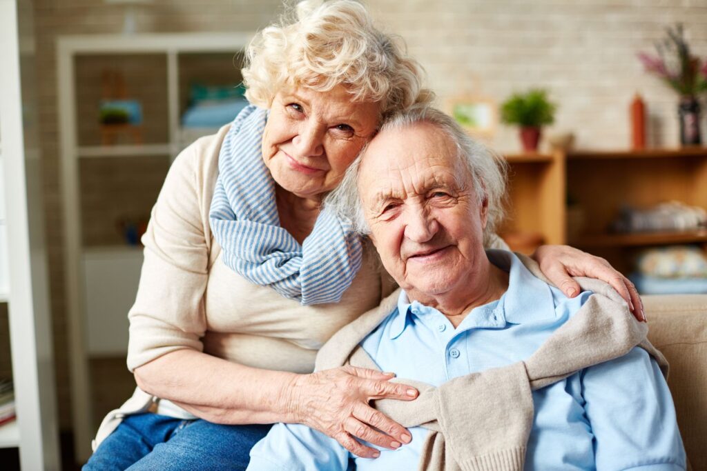 senior avec Alzheimer faisant des crises d'agressivité