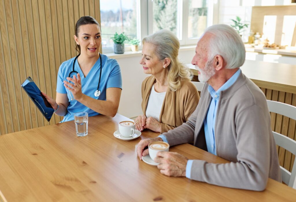 seniors cherchant un ehpad accueillant les couples