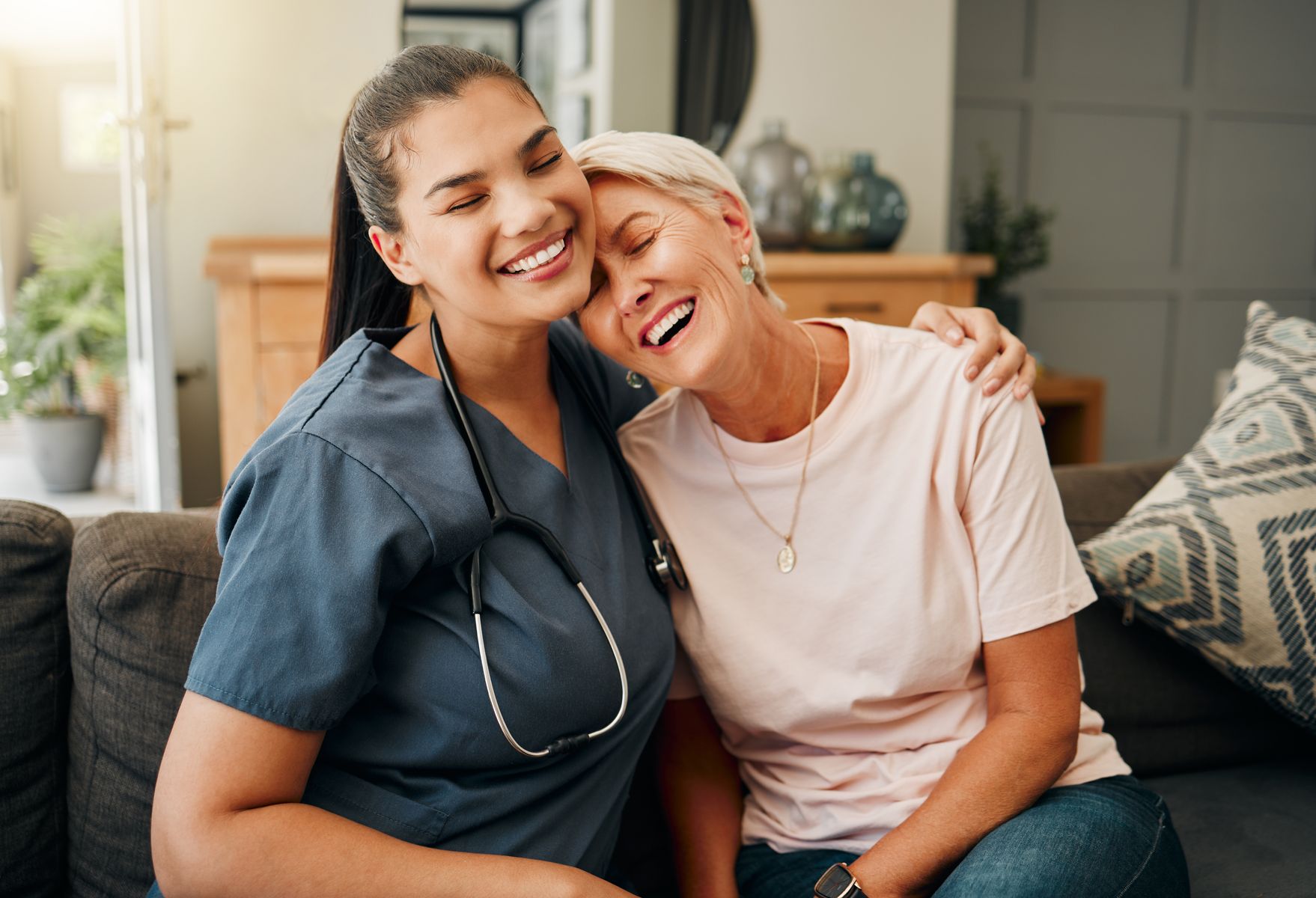Différence entre Parkinson et tremblement essentiel pourquoi le diagnostic change tout pour le choix d’un EHPAD