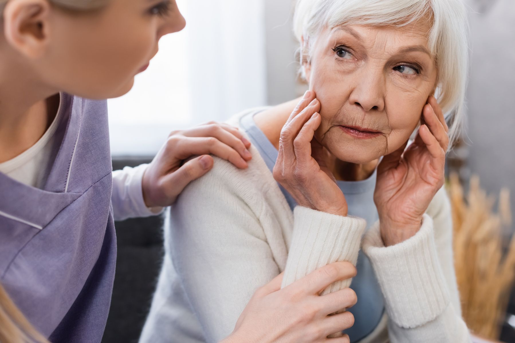 Alzheimer précoce avant 65 ans les EHPAD qui accueillent les jeunes malades en 2026