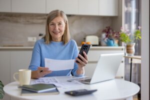 EHPAD : APA, ASH, APL... Quelles aides votre proche peut-il obtenir pour payer son séjour ?