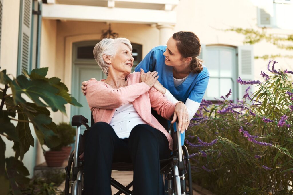 senior avec peu de ressources accueilli en ehpad associatif