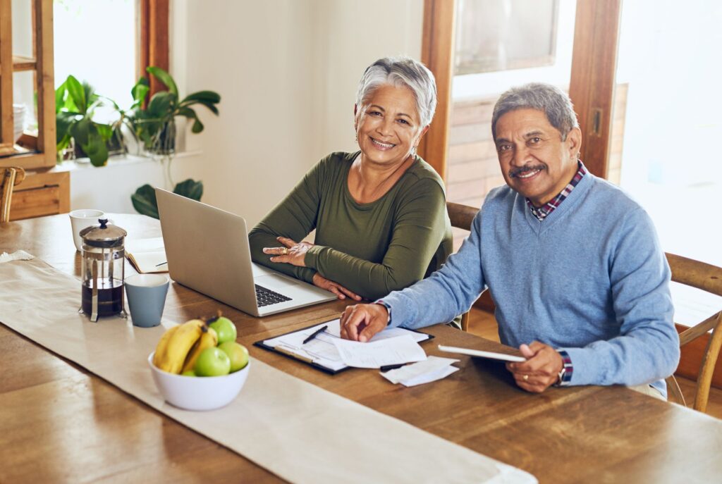 couple de seniors dépendants en ehpad avec unité de couple