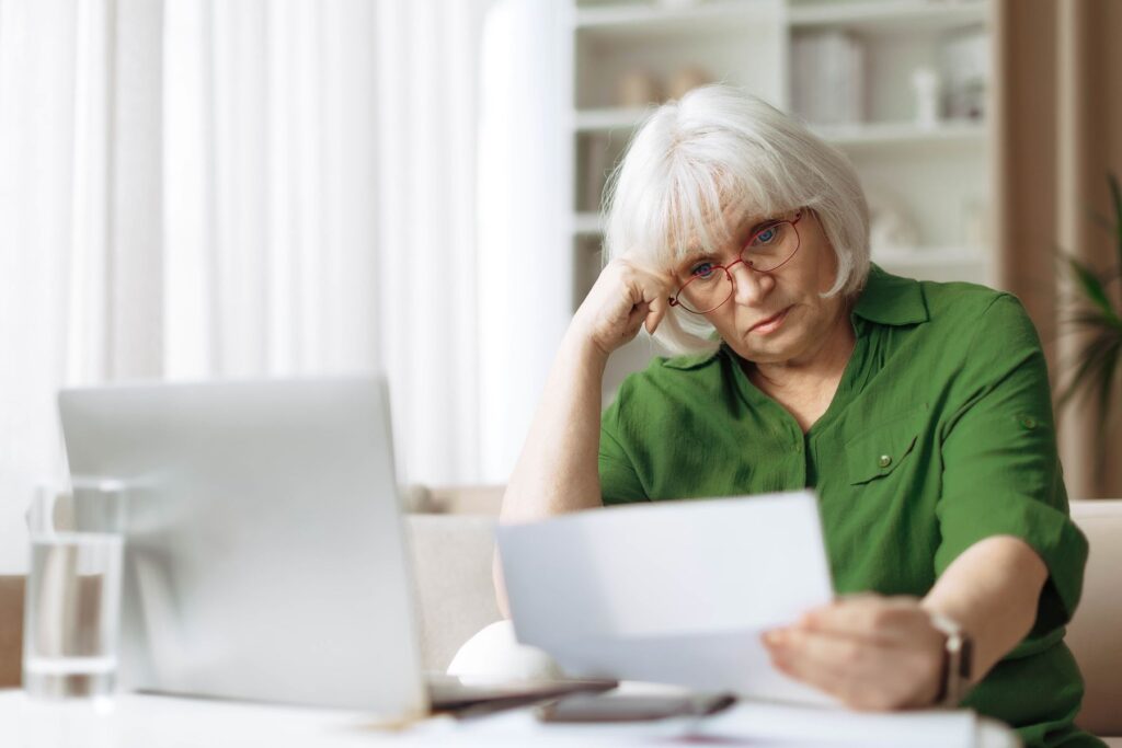 senior finançant le reste à charge en ehpad avec l'aspa
