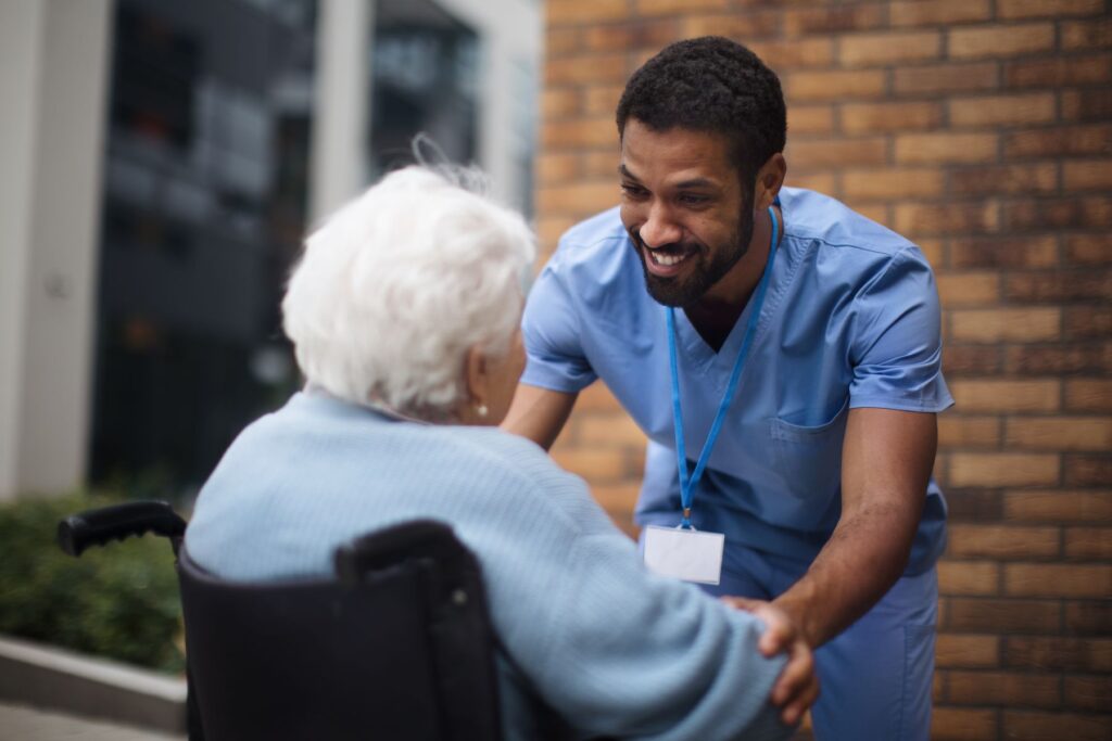 prise en charge des seniors en résidence services senior