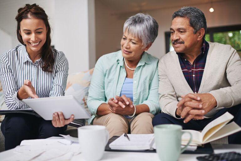 Votre parent âgé vit à la campagne faut-il forcément penser à l’EHPAD quand ses besoins augmentent
